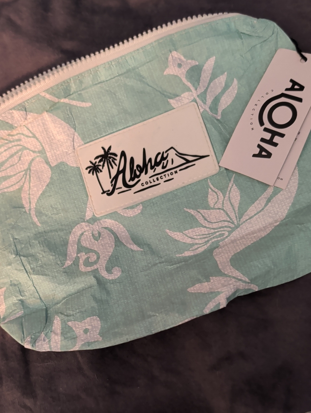 ALOHA Collection Vintage Green Small Pekelo Zipper Pouch Splash Proof NWT